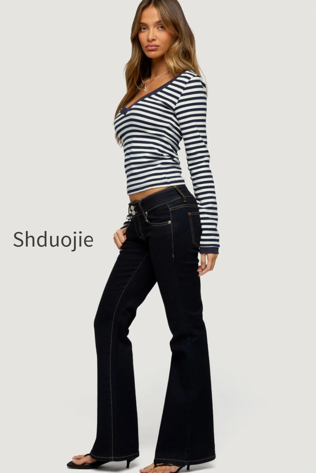 s22261_navy-and-white-39400921
