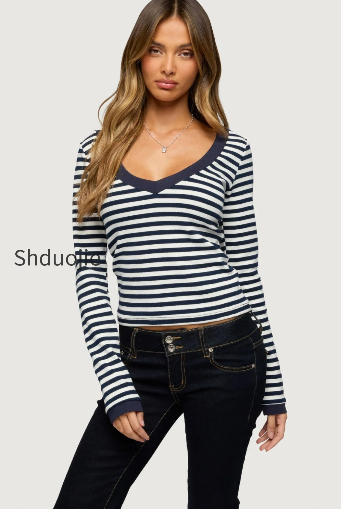 s22261_navy-and-white-39400921