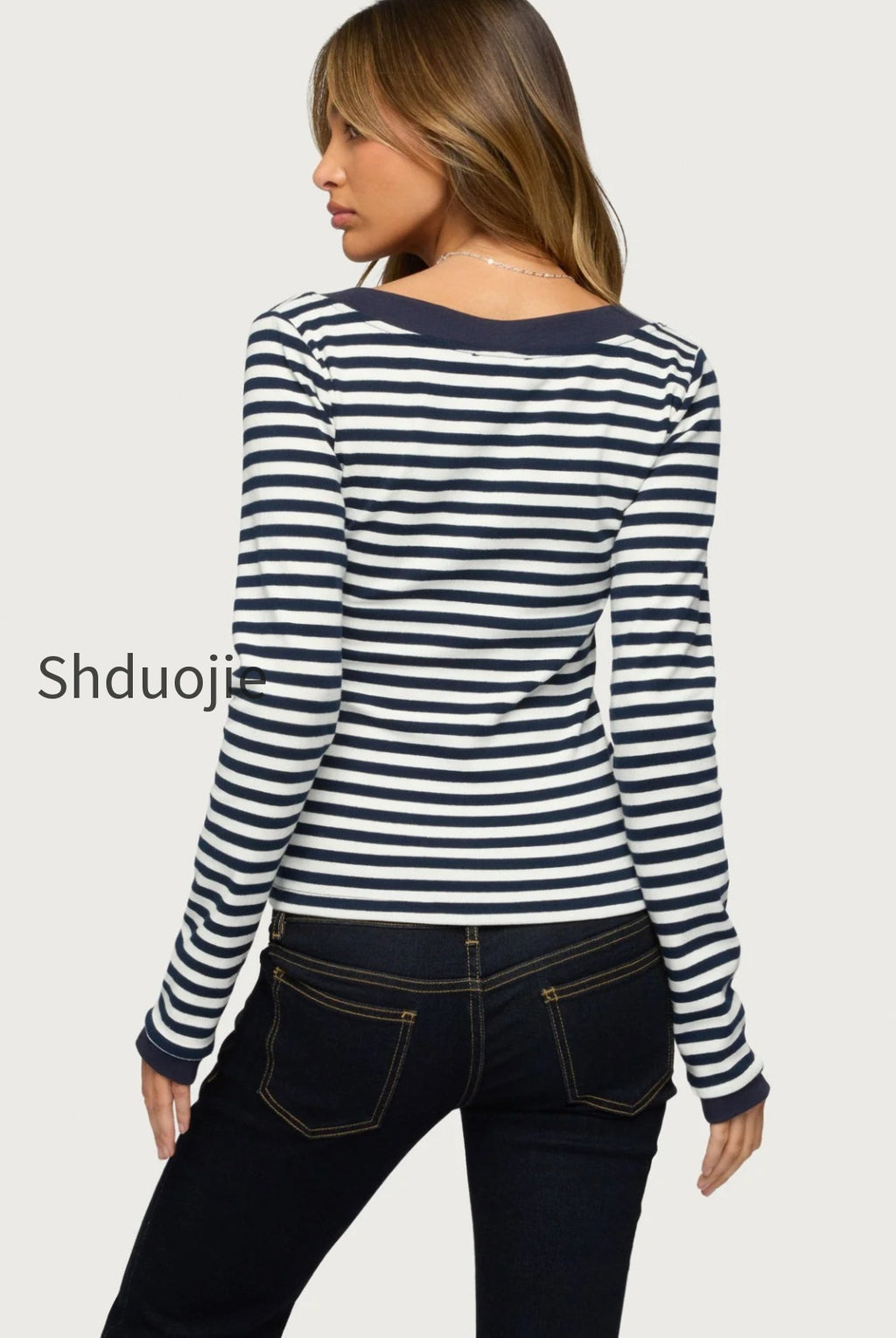 s22261_navy-and-white-39400921